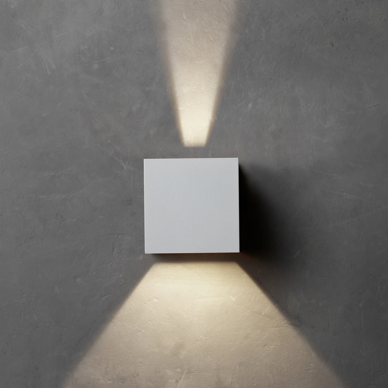Dæmpbar CUBE LED Udendørs Væglampe 10W Up/Down i 3000K - Hvid